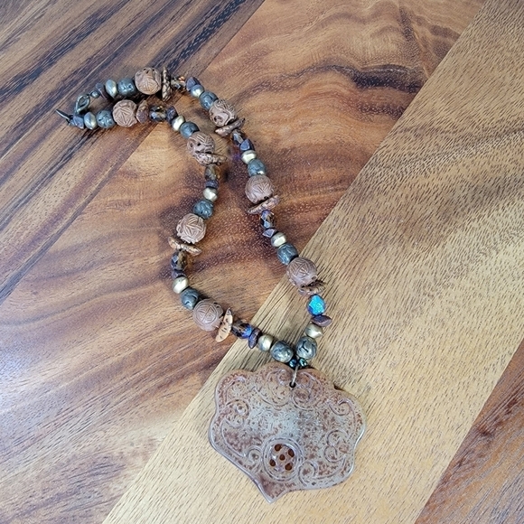 Chico's Stone Bead Medallion Earth Tones Pendant Necklace - Picture 16 of 17